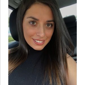 Meet your Posher, Viviana
